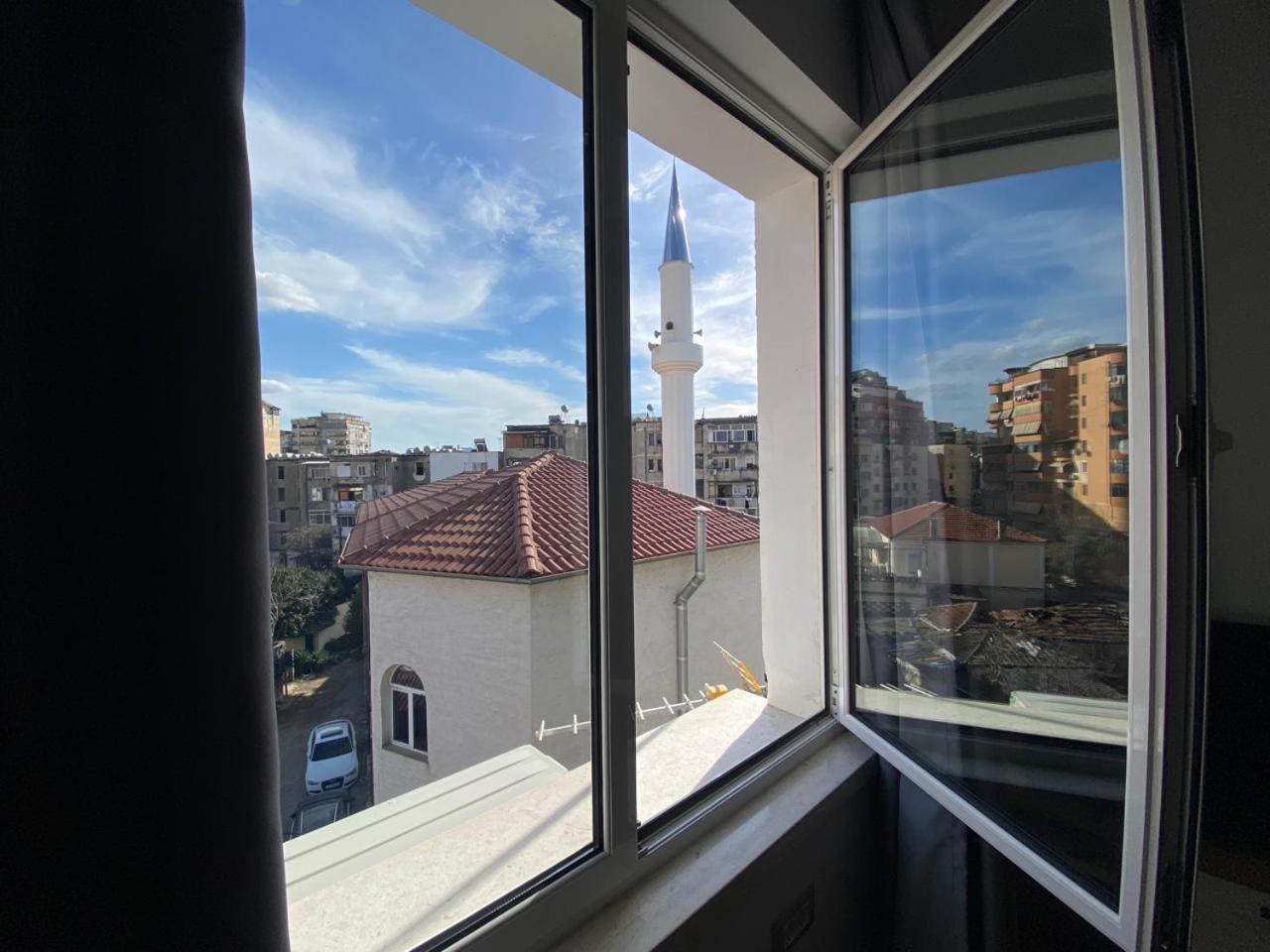 Tirana Elegant Apartment Esterno foto