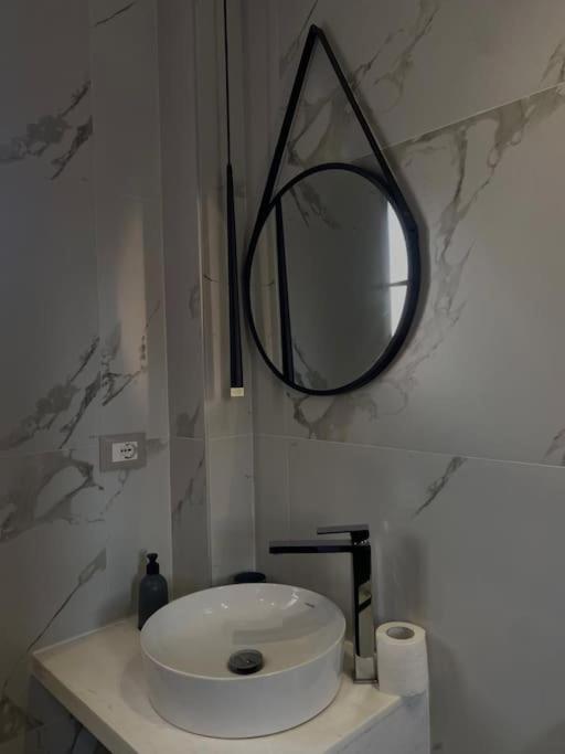Tirana Elegant Apartment Esterno foto