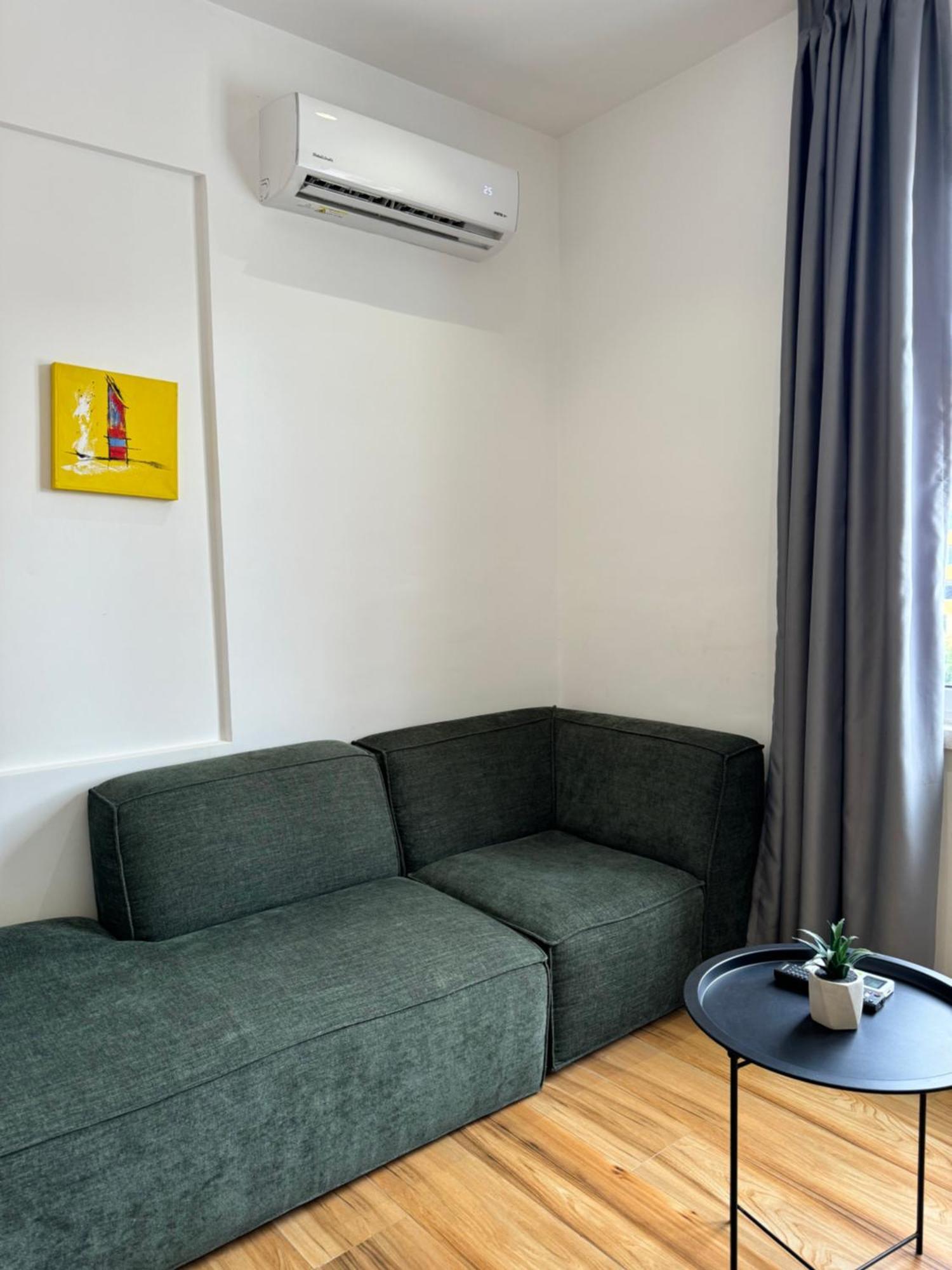 Tirana Elegant Apartment Esterno foto